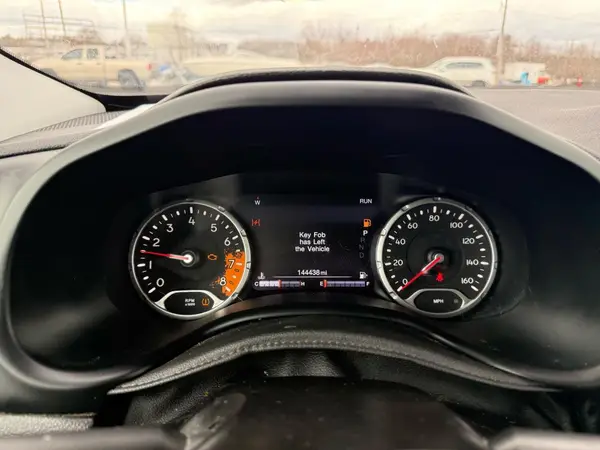 ZACCJBDB3HPF17171 2017 JEEP RENEGADE - Image 8