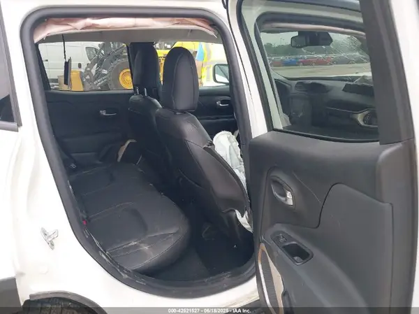 ZACCJBDB3HPG60590 2017 JEEP RENEGADE - Image 8