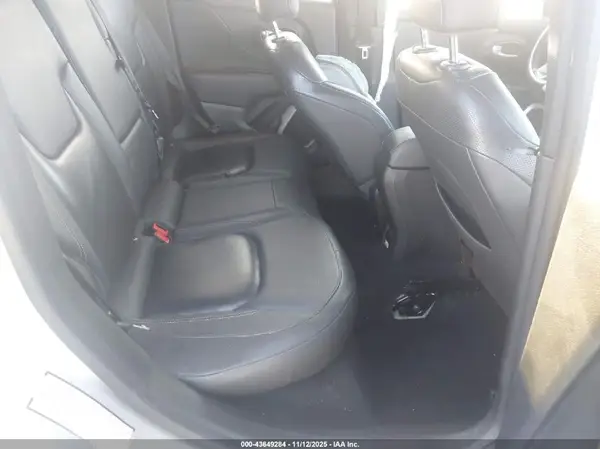 ZACCJBDB4HPE59488 2017 JEEP RENEGADE - Image 8