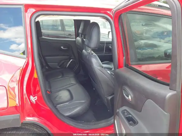 ZACCJBDB6JPH76002 2018 JEEP RENEGADE - Image 8