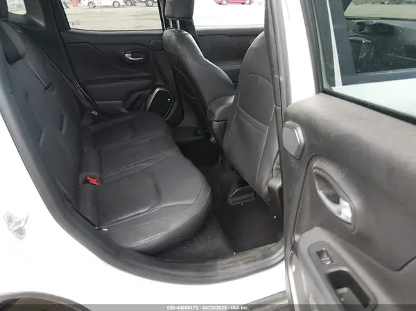 ZACCJBDB6JPH85587 2018 JEEP RENEGADE - Image 8