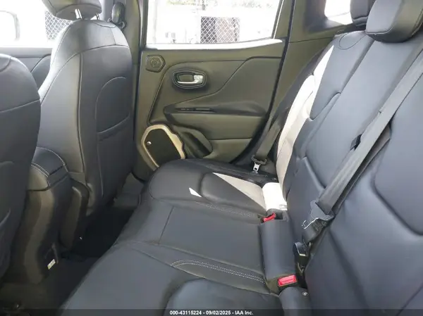 ZACCJBDB7HPF30277 2017 JEEP RENEGADE - Image 8