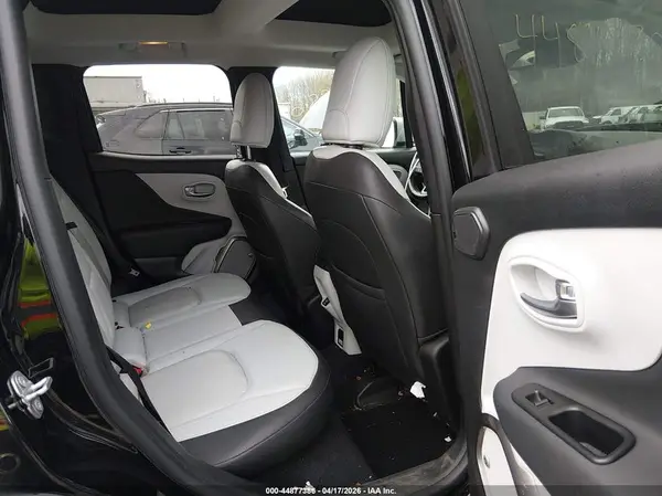 ZACCJBDB8JPH42563 2018 JEEP RENEGADE - Image 8
