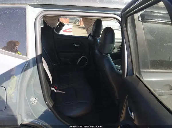 ZACCJBDBXHPE50777 2017 JEEP RENEGADE - Image 8