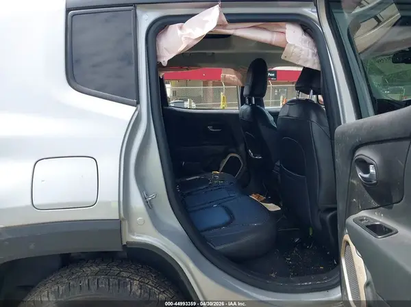 ZACCJBDBXHPF13165 2017 JEEP RENEGADE - Image 8