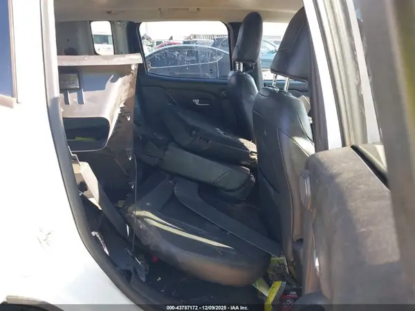ZACCJBDT0GPC75186 2016 JEEP RENEGADE - Image 8