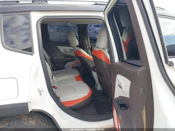 ZACCJBDTXGPC68021 2016 JEEP RENEGADE - Image 8