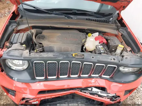 ZACNJAAB1KPK10772 2019 JEEP RENEGADE - Image 2