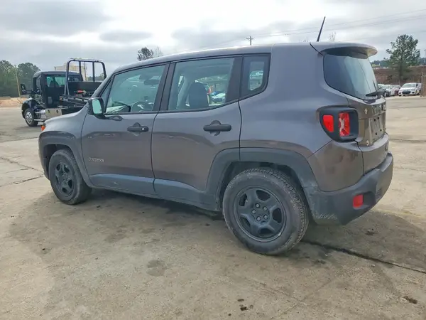 ZACNJAAB1KPK37972 2019 JEEP RENEGADE - Image 2