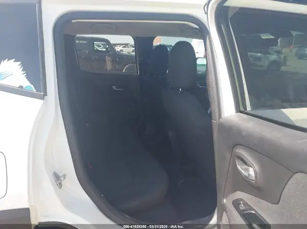 ZACNJAAB1LPL72466 2020 JEEP RENEGADE - Image 8