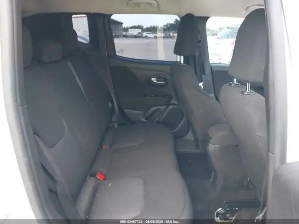ZACNJAAB2LPL01275 2020 JEEP RENEGADE - Image 8
