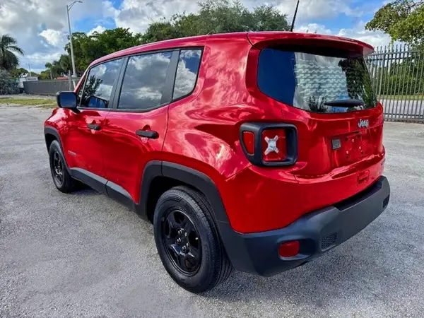 ZACNJAAB2LPL15502 2020 JEEP RENEGADE - Image 2