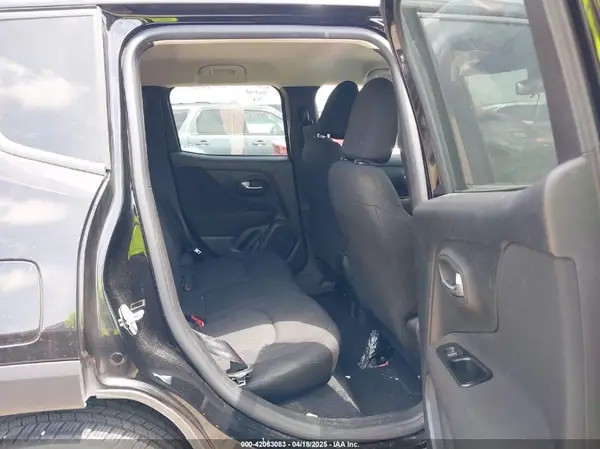 ZACNJAAB2LPM06219 2020 JEEP RENEGADE - Image 8