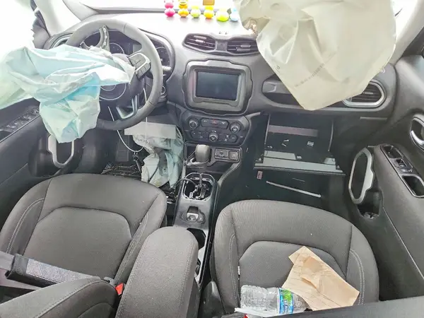 ZACNJAAB2LPM27765 2020 JEEP RENEGADE - Image 8