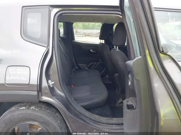 ZACNJAAB3KPK17836 2019 JEEP RENEGADE - Image 8