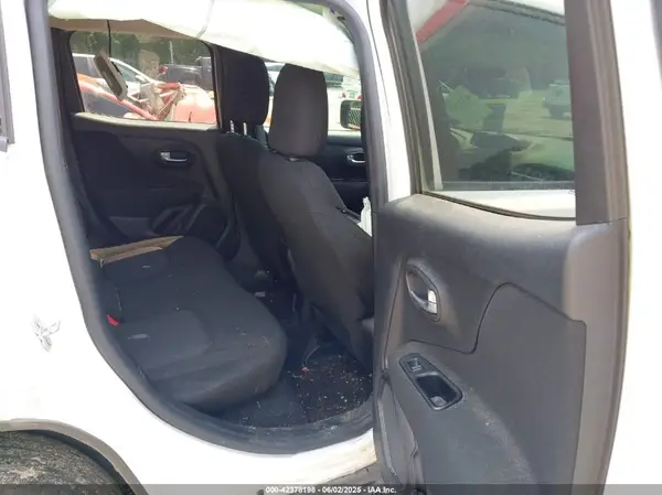 ZACNJAAB4KPK60758 2019 JEEP RENEGADE - Image 8