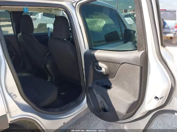 ZACNJAAB5LPL76293 2020 JEEP RENEGADE - Image 8