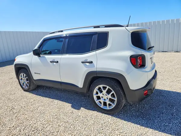 ZACNJAAB6LPL68574 2020 JEEP RENEGADE - Image 2