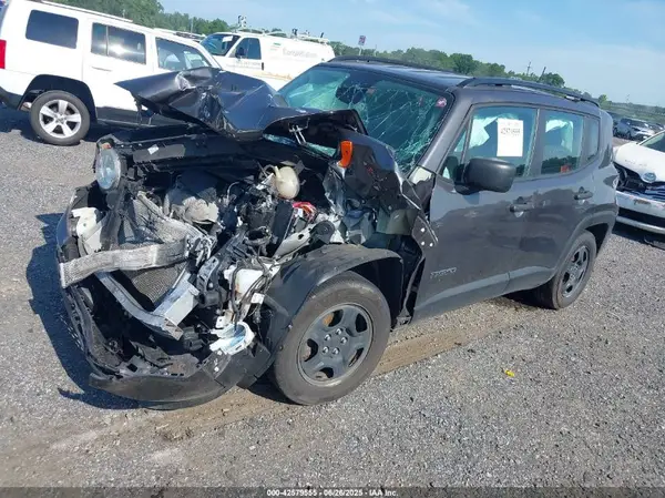 ZACNJAAB7KPK13823 2019 JEEP RENEGADE - Image 2