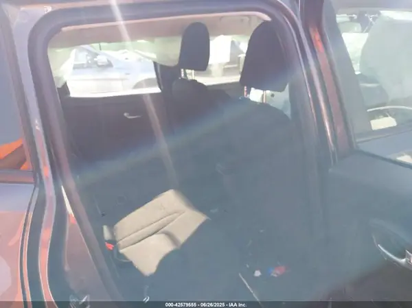 ZACNJAAB7KPK13823 2019 JEEP RENEGADE - Image 8