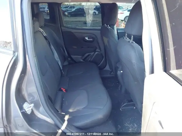 ZACNJAAB8KPK54493 2019 JEEP RENEGADE - Image 8