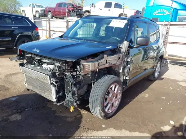 ZACNJAAB9KPK68676 2019 JEEP RENEGADE - Image 2