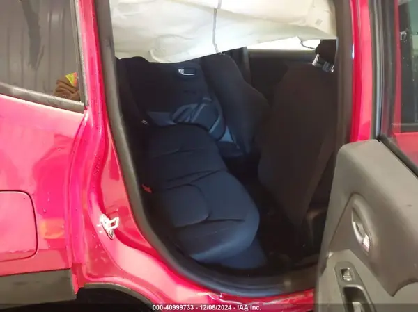 ZACNJAABXKPK24931 2019 JEEP RENEGADE - Image 8