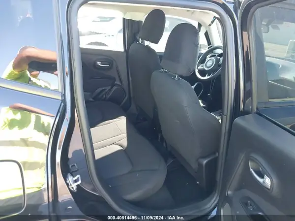 ZACNJAABXLPL74846 2020 JEEP RENEGADE - Image 8