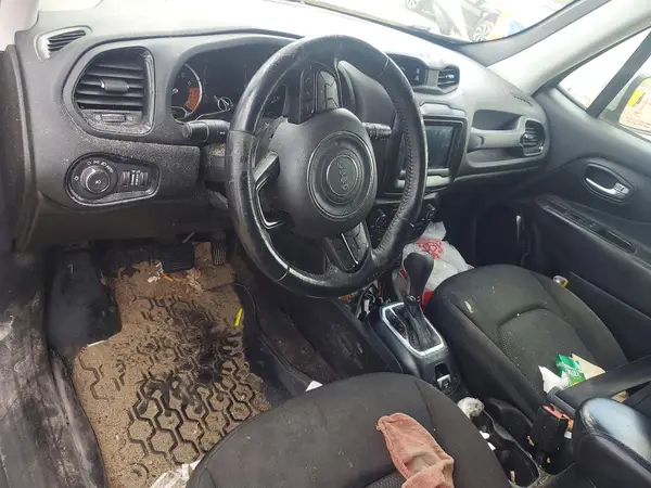 ZACNJAB17KPJ89660 2019 JEEP RENEGADE - Image 8