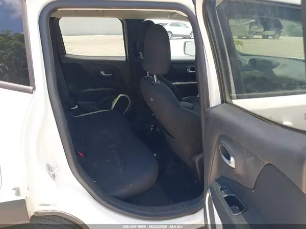 ZACNJABB0KPK02371 2019 JEEP RENEGADE - Image 8