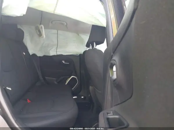 ZACNJABB0KPK03648 2019 JEEP RENEGADE - Image 8