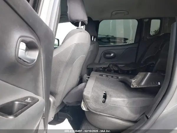 ZACNJABB0KPK64076 2019 JEEP RENEGADE - Image 8