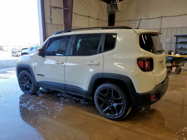 ZACNJABB1LPL85555 2020 JEEP RENEGADE - Image 2