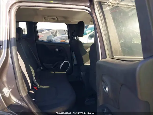 ZACNJABB2KPK08723 2019 JEEP RENEGADE - Image 8