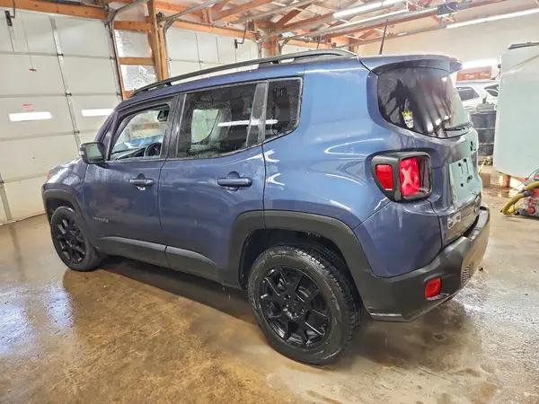 ZACNJABB2LPL33853 2020 JEEP RENEGADE - Image 2