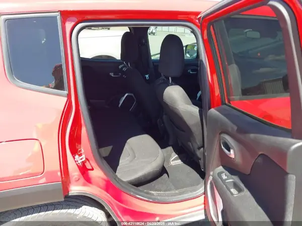 ZACNJABB5KPJ76737 2019 JEEP RENEGADE - Image 8