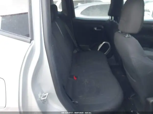 ZACNJABB5KPK10076 2019 JEEP RENEGADE - Image 8