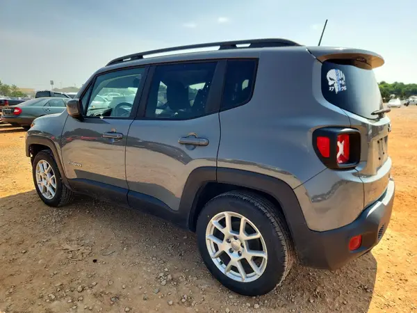ZACNJABB5KPK91743 2019 JEEP RENEGADE - Image 2