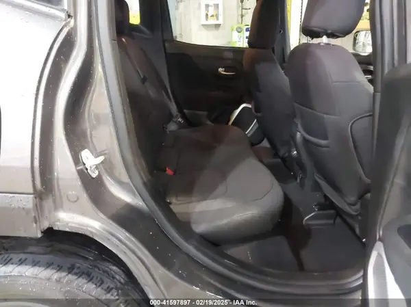 ZACNJABB6KPJ93773 2019 JEEP RENEGADE - Image 8