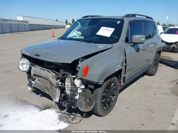 ZACNJABB8LPL31928 2020 JEEP RENEGADE - Image 2