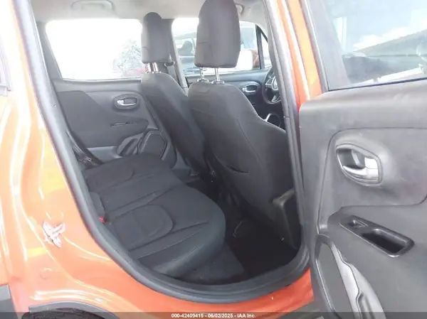ZACNJABB9KPK83144 2019 JEEP RENEGADE - Image 8