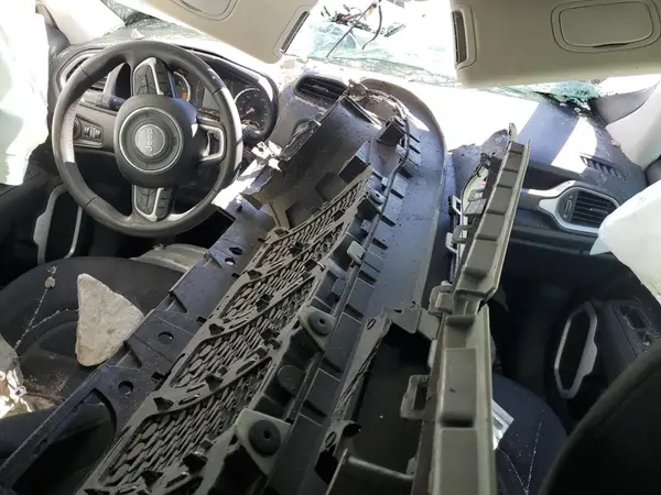 ZACNJABBXKPK31246 2019 JEEP RENEGADE - Image 8