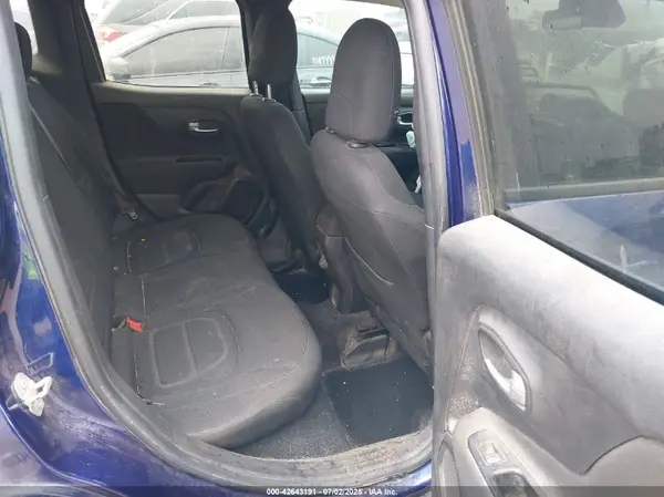ZACNJABBXKPK80902 2019 JEEP RENEGADE - Image 8