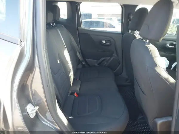 ZACNJABBXLPL71363 2020 JEEP RENEGADE - Image 8