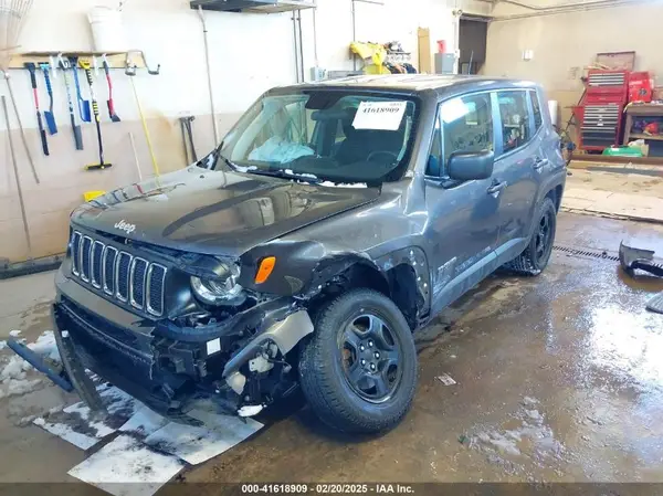 ZACNJBAB0KPK07349 2019 JEEP RENEGADE - Image 2