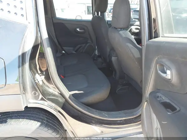 ZACNJBAB0KPK21929 2019 JEEP RENEGADE - Image 8