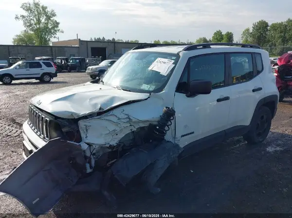 ZACNJBAB0KPK82911 2019 JEEP RENEGADE - Image 2