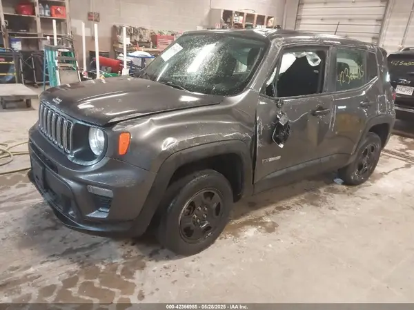 ZACNJBAB1KPJ91940 2019 JEEP RENEGADE - Image 2