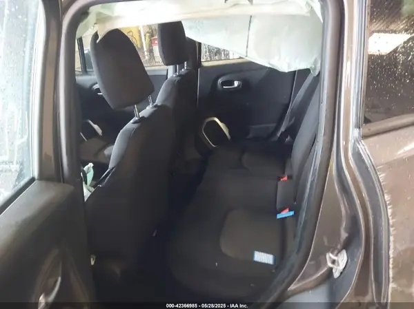 ZACNJBAB1KPJ91940 2019 JEEP RENEGADE - Image 8