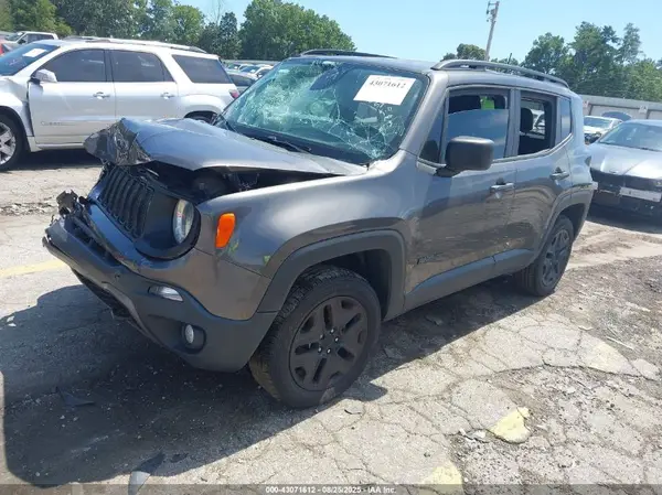 ZACNJBAB1KPK55233 2019 JEEP RENEGADE - Image 2